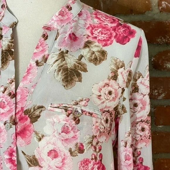 Kut From The Kloth Floral Blouse In Flower Fields pink gray size small NWT - Picture 6 of 7